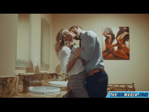❤️ Kad te prsata plavuša zavede u javnom zahodu Tvrdi porno na hr.fashiontee.top ❌️❤